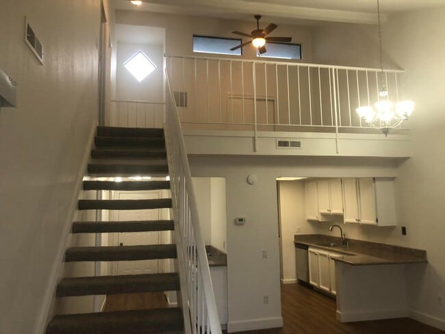 Primary Photo - 5771 Cutter Loop