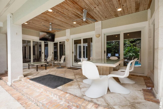 Building Photo - 3301 NE 16th St