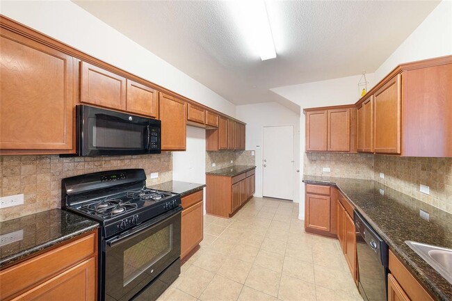 Building Photo - 1620 Bryant Dr