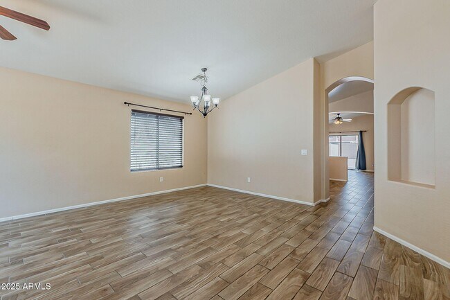 Building Photo - 1279 W Jersey Way