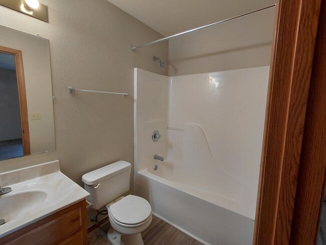 Building Photo - 24990 Scenic Dr