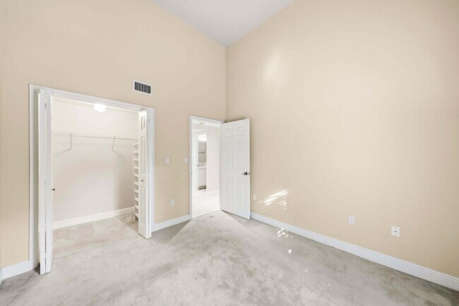 Building Photo - 6204 Paradise Point Dr