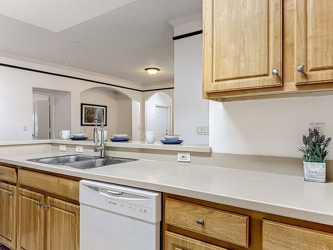 Building Photo - 3 Bedroom with Water View - Villanova at Hunters Creek