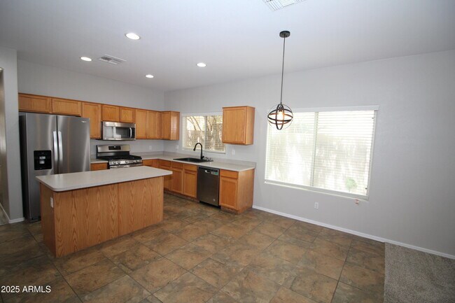 Building Photo - 8166 W Rose Garden Ln