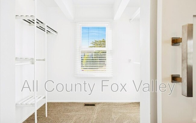 Building Photo - 142 Warwick Dr