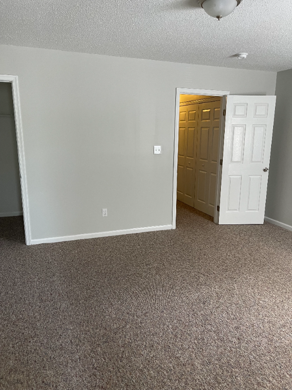 Building Photo - 268 Wexford Dr