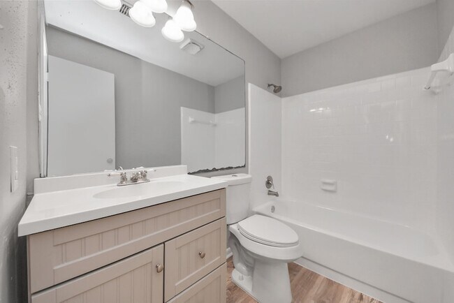 Building Photo - 115 Squires Bend