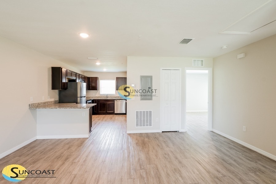 Building Photo - 9262 N Travis Dr