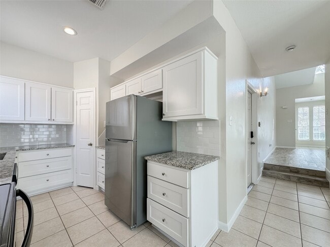 Building Photo - 5515 Strack Rd