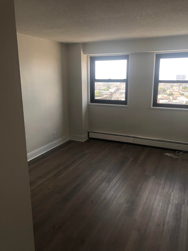 Building Photo - 5701 BLVD E