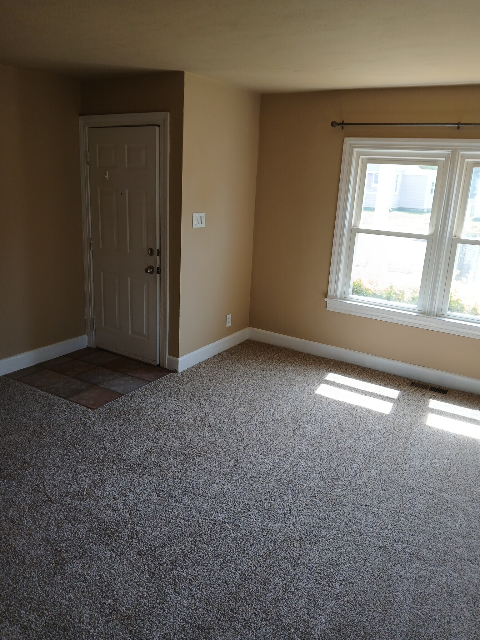 Building Photo - 6666 Hudson Ave