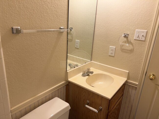 Building Photo - 4004 Riverrock Dr