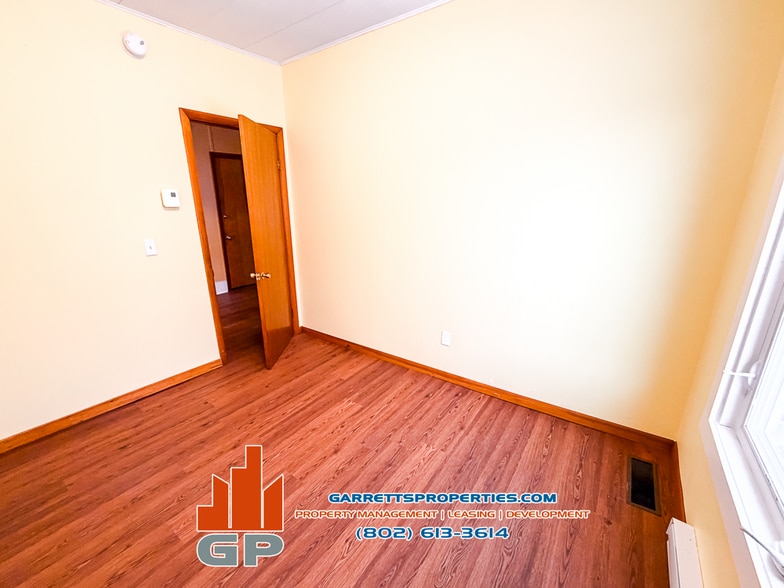 Building Photo - 36 Maple Ave