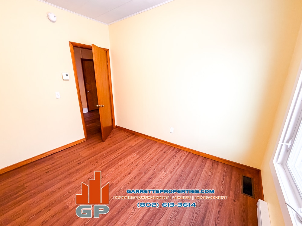 Building Photo - 36 Maple Ave