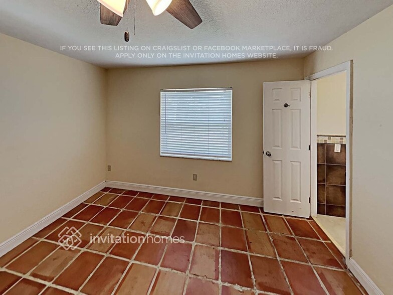 Building Photo - 4885 Alfresco St