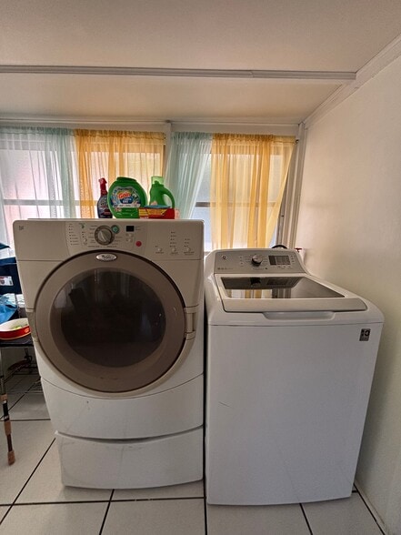 Building Photo - 2 Bed/1 Bath