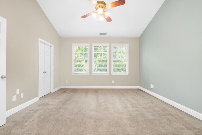 Building Photo - 2301 Marion Walk Dr SE