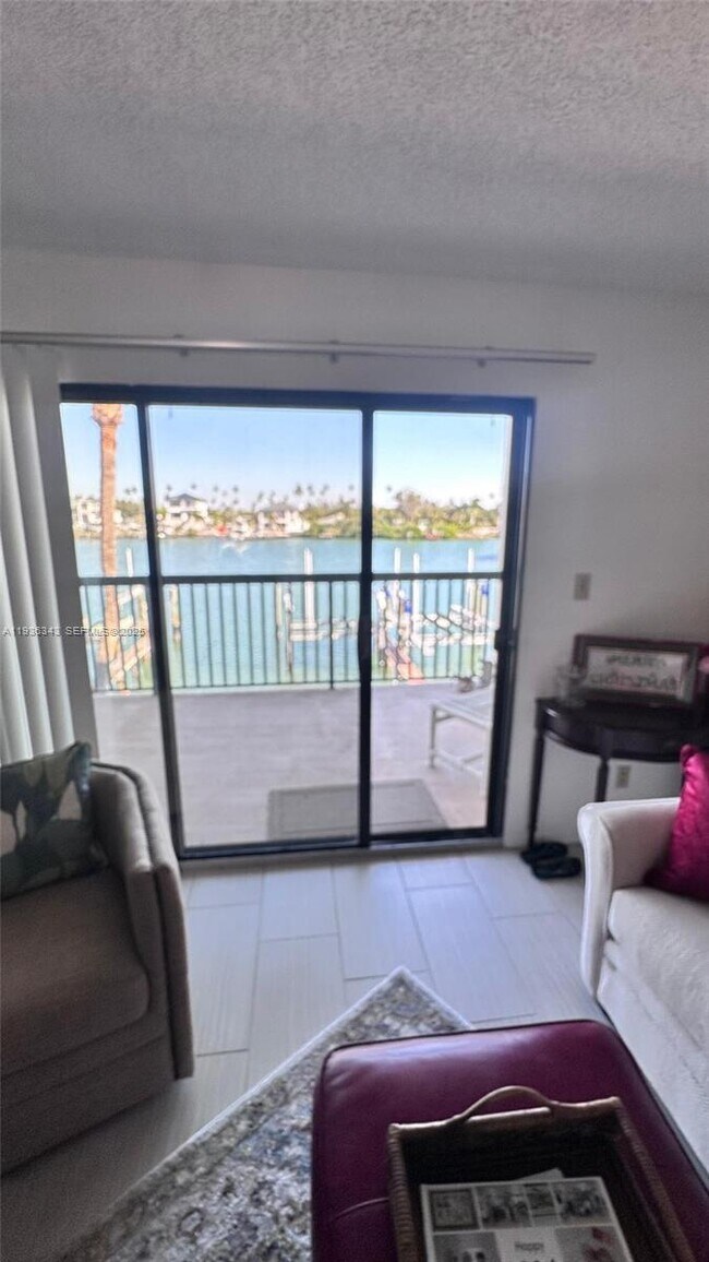 Building Photo - 3111 Pass a Grille Way