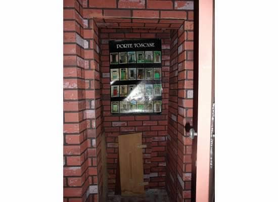 Building Photo - Broadway Hill home