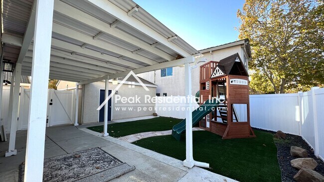 Building Photo - 8943 Cypress View Way