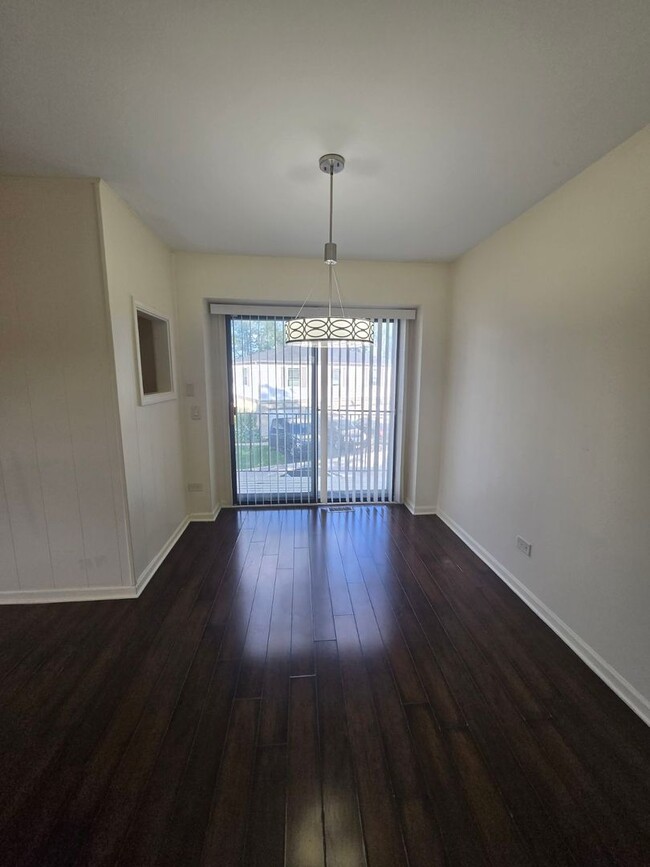 Building Photo - 2120 N Ginger Creek Cir