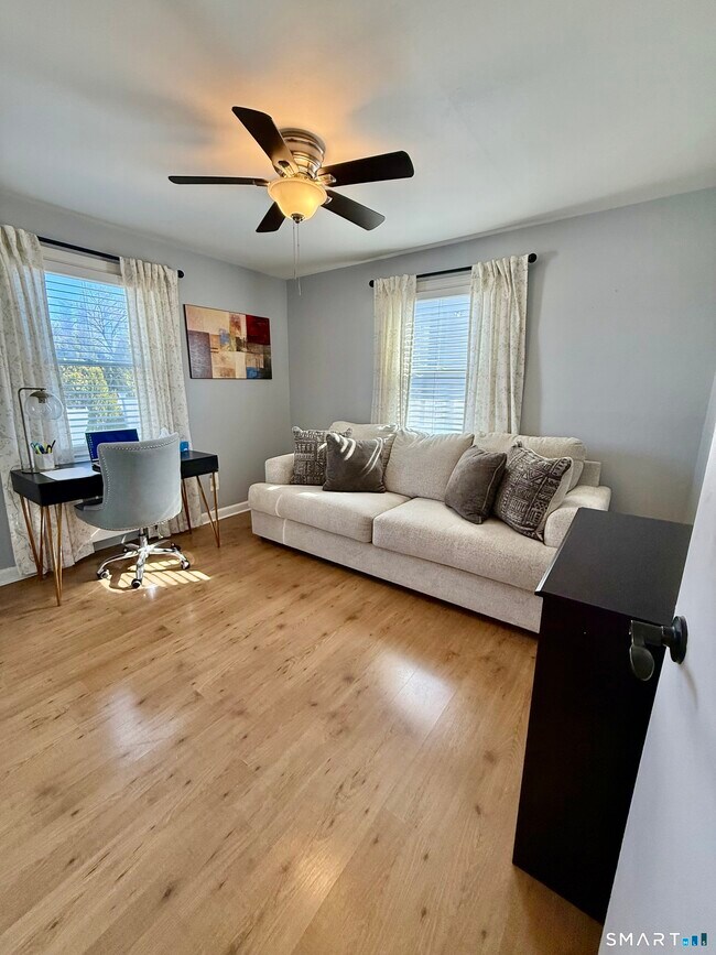 Building Photo - 177 Montowese Ave