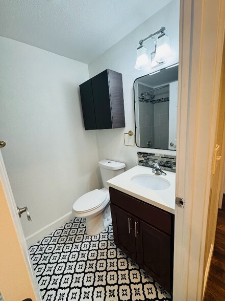 Building Photo - 5416 31st Ave SW