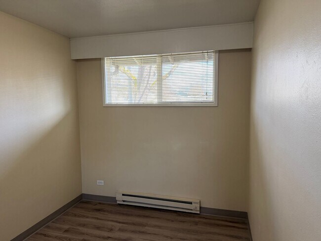 Building Photo - Updated 2 bedroom 1 bath duplex in Eugene!  $200 OFF YOUR FIRST MONTH'S RENT!