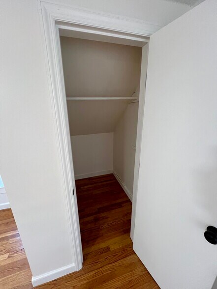 Building Photo - 40 Watch St