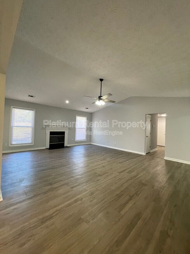 Building Photo - 1630 Creek Crossing SE