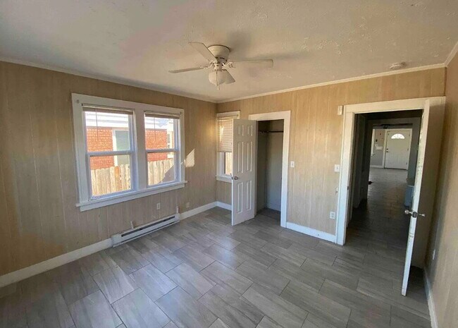 Building Photo - "Charming 1-Bedroom Retreat with Spacious Living – 875 Sq Ft in Oklahoma City!"