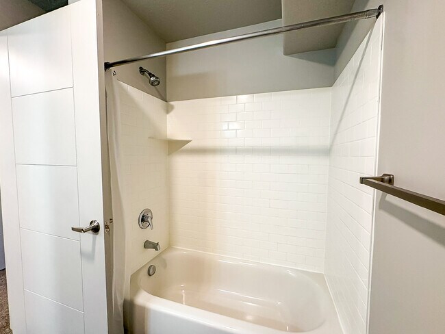 Building Photo - 64 W 600 S