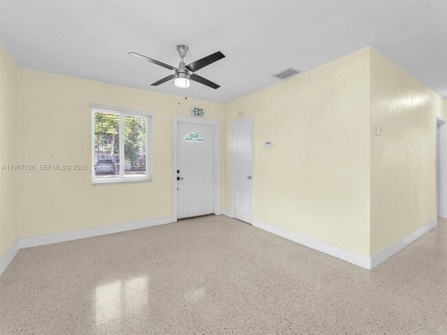 Building Photo - 6520 SW 63rd Ct