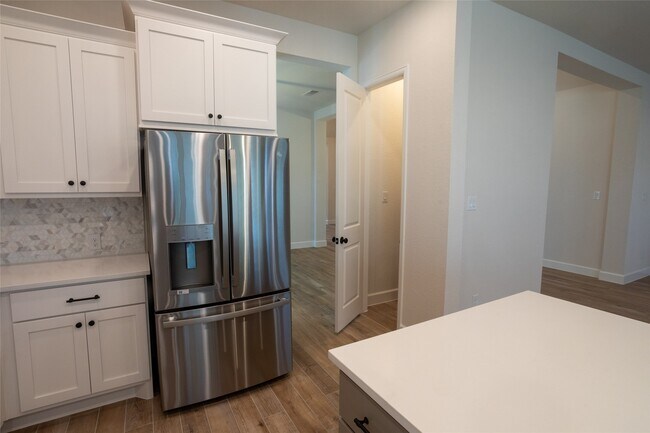 Building Photo - 18459 Chameleon Ct