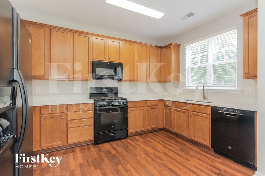 Building Photo - 2607 Winding River Dr