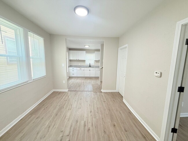 Building Photo - Renovated 3-Bedroom Home – We Welcome Sect...