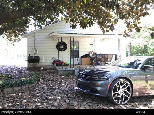 Building Photo - 3 br, 1 bath House - 4011 Jeffersonville Road