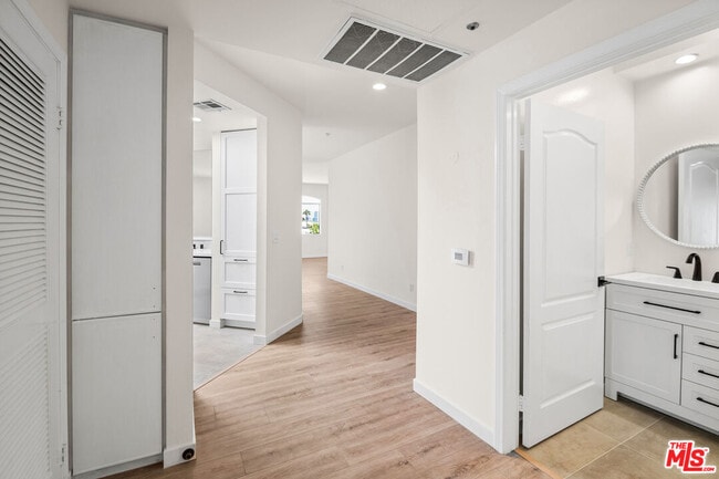 Building Photo - 1255 Federal Ave