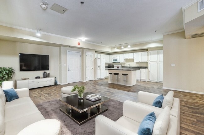 Building Photo - Villas at Katy Trail Apartments