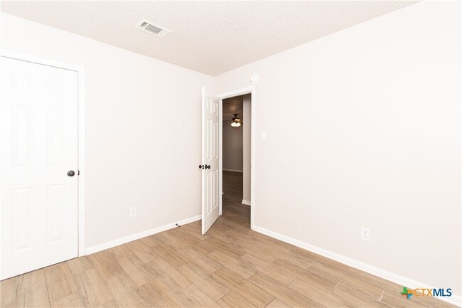 Building Photo - 314 Sunset Ln