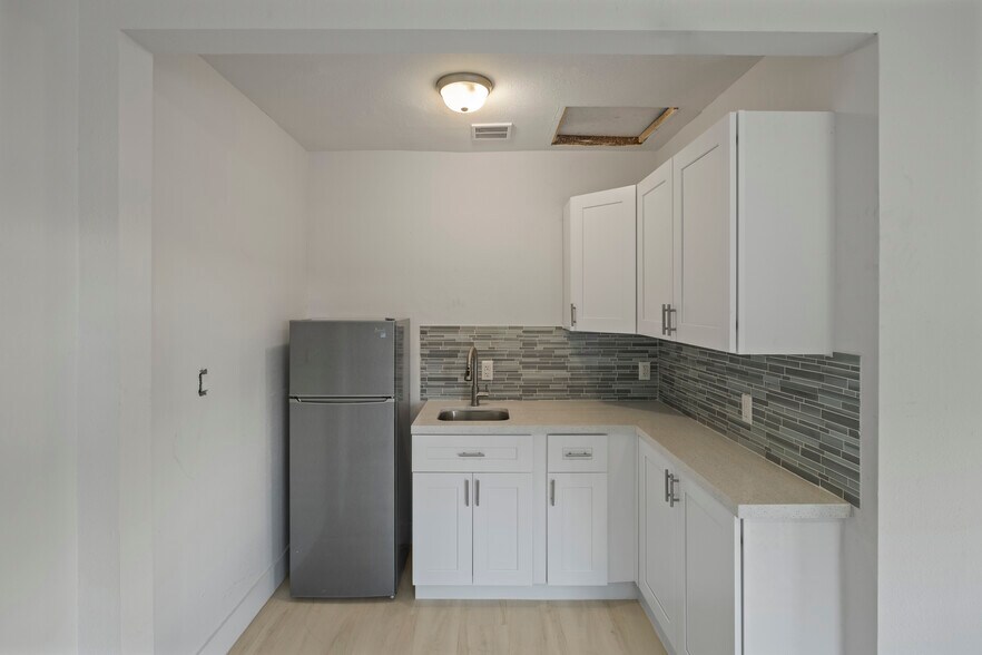 Building Photo - 1219 NW 33rd St