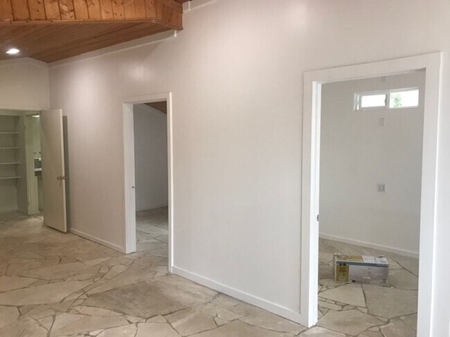 Building Photo - 21080 Laguna Canyon Rd