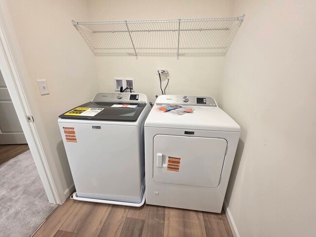 Building Photo - 5919 Hawkweed Dr