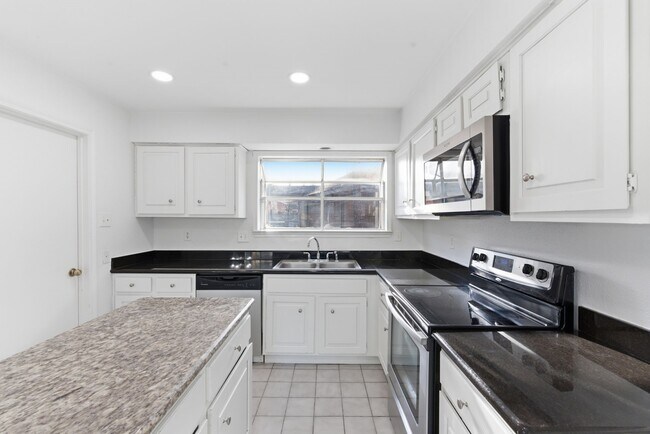 Building Photo - 506 Willow Wisp Cir