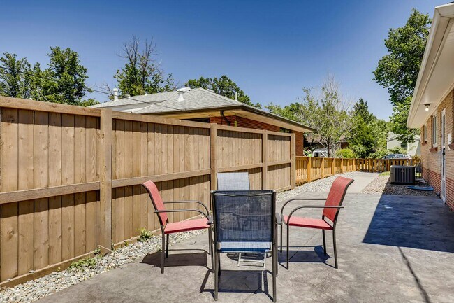 Building Photo - 9875 E 22nd Ave