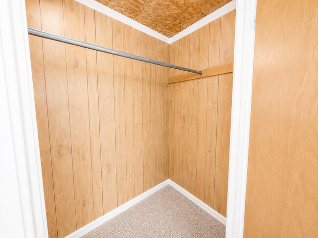 Building Photo - Cute 2 bedroom/1 bath home close to downtown, restaurants and shopping!