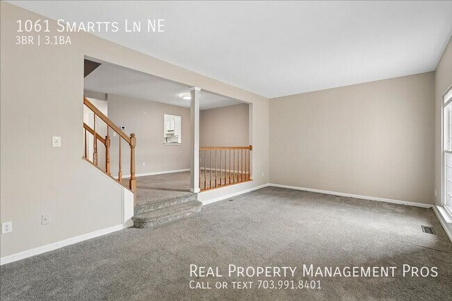 Building Photo - 1061 Smartts Ln NE