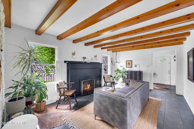 Building Photo - 638 Parkside Ave