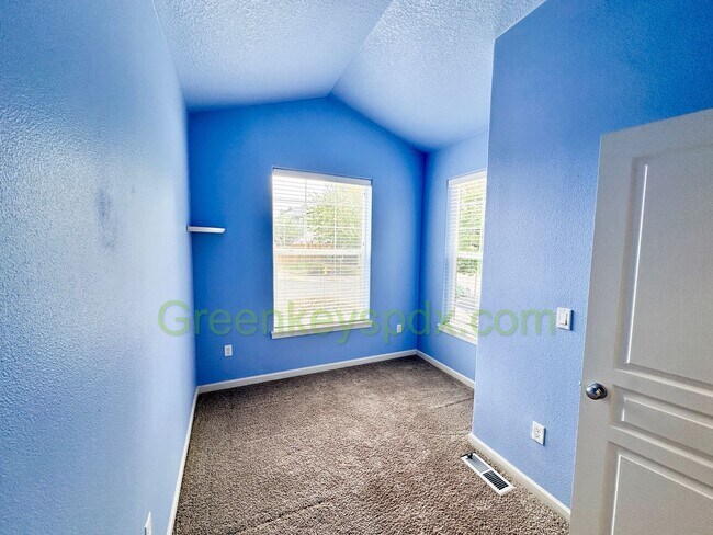 Building Photo - Gorgeous 3-Bedroom 2.5-Bathroom House with...