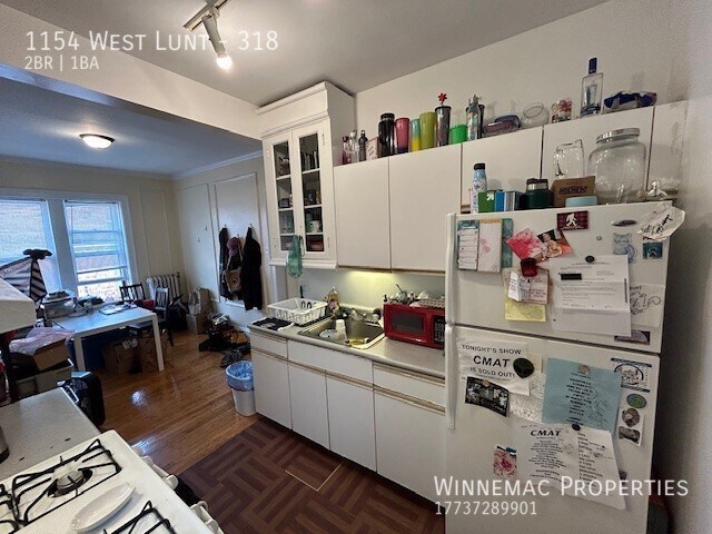 Building Photo - 1154 West Lunt-318